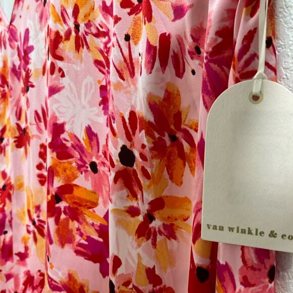 VAN WINKLE & CO. Pink Daisies Woven Satin V-Neck Sleeveless Maxi Chemise 3X - Picture 2 of 4